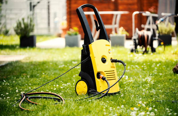 Best Pool Deck Cleaning  in Cortland, OH